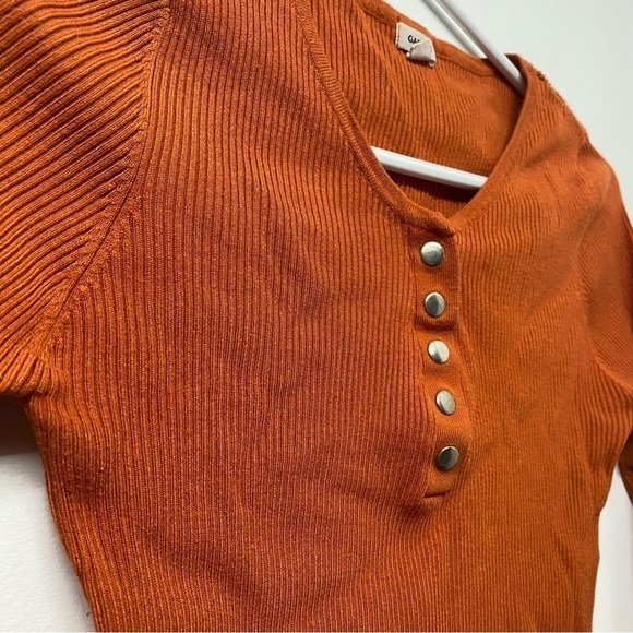 Garage Orange Henley Rib Knit Cropped Long Sleeve Tee Size Medium - Picture 1 of 8